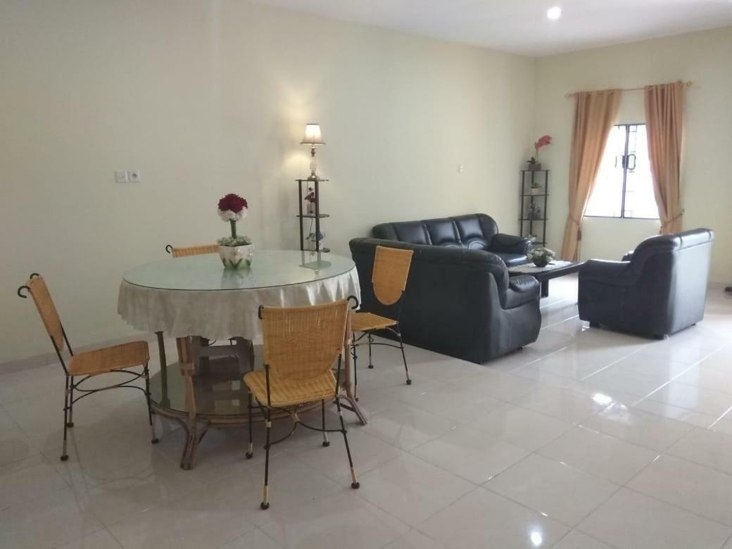 בראסטגי Villa Brastagi Resort Jalan Mimpin Tua Blok C No. 41 מראה חיצוני תמונה